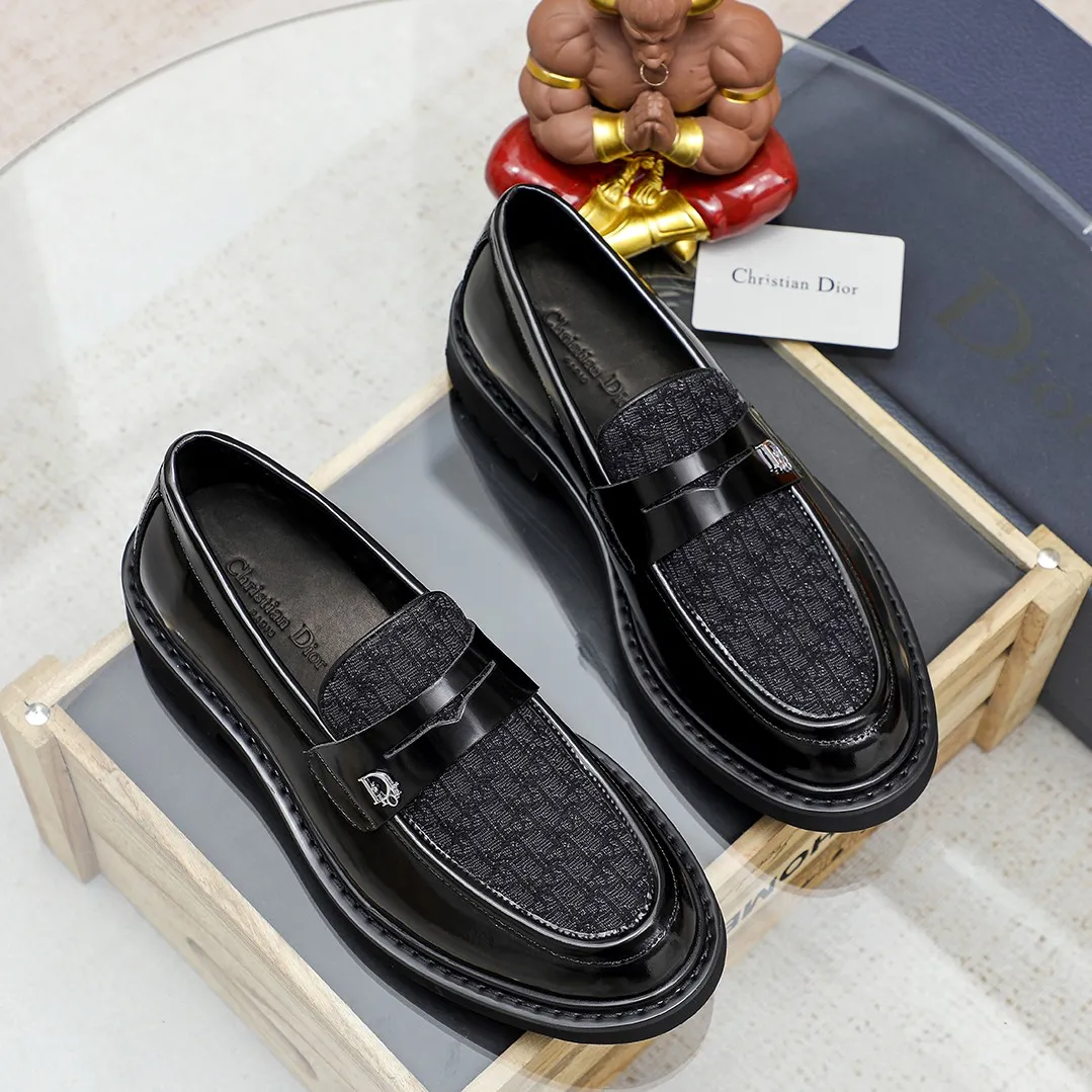 Men's shoes 💰520🕷️🕷️[Dior] Dior's new casual men's shoes are launched in Hong Kong counters. Official website 1:1 production. Italian woven cowhide + water-dyed 🐂 leather lining. Designed by European and American masters. Perfect shape to create counter quality, solid color rubber wear-resistant outsole and classic dazzling toe! Super versatile and very comfortable. High-end without losing taste, fashionable and novel! ! Absolute focus! 8 colors available! Code number 38-45……
